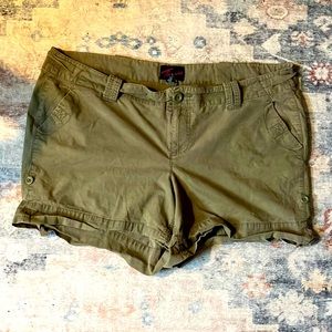 Torrid olive green khaki shorts Size 22